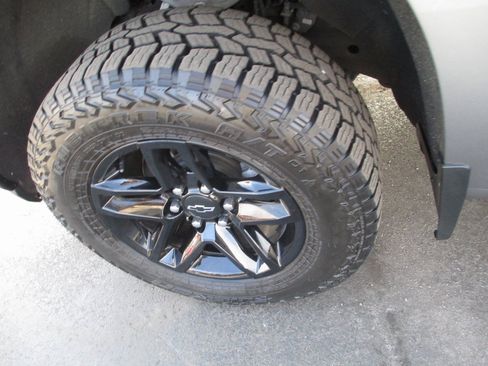 Used 2020 Chevrolet Silverado 1500 LT Trail Boss image 14