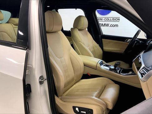 Used 2022 BMW X5 xDrive40i w/ M Sport Package image 8