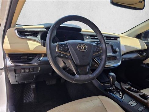 Used 2016 Toyota Avalon XLE Premium FWD image 10
