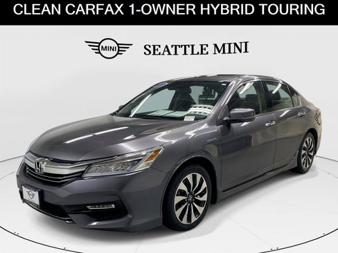 Used 2017 Honda Accord Touring image 1