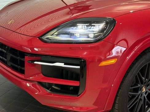 Certified 2025 Porsche Cayenne GTS AWD/4WD image 10