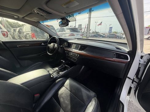 Used 2017 Kia Cadenza Premium w/ Luxury Package FWD image 29