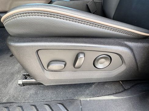 Used 2024 GMC Canyon Denali AWD/4WD image 20