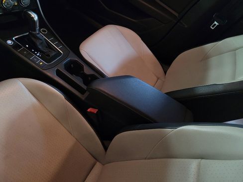 Used 2019 Volkswagen Jetta R-Line FWD image 26