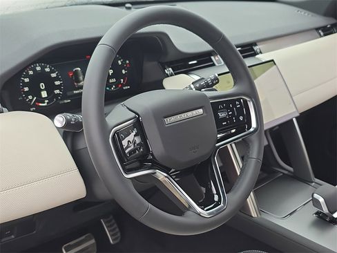 New 2026 Land Rover Discovery Sport Landmark image 16