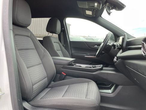 Used 2025 Chevrolet Equinox LT image 37