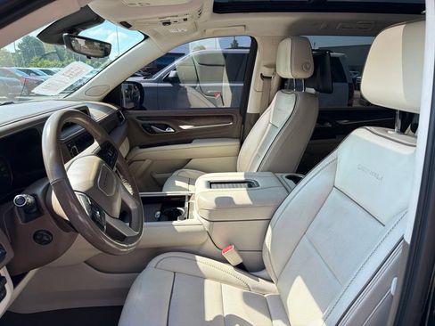 Used 2021 GMC Yukon XL Denali w/ Denali Ultimate Package AWD/4WD image 22