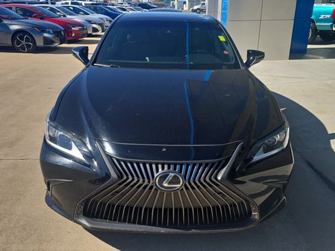 Used 2019 Lexus ES 350 w/ Premium Package image 4