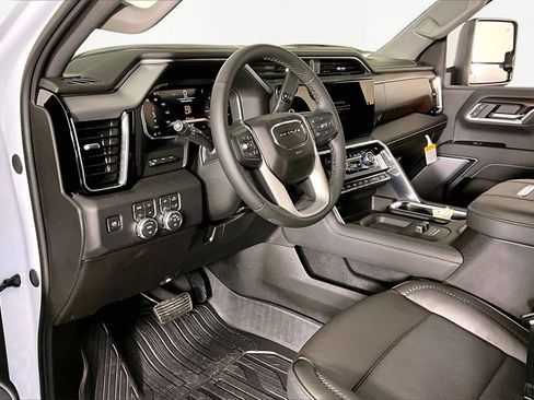 New 2026 GMC Sierra 2500 Denali w/ Denali Reserve Package image 8