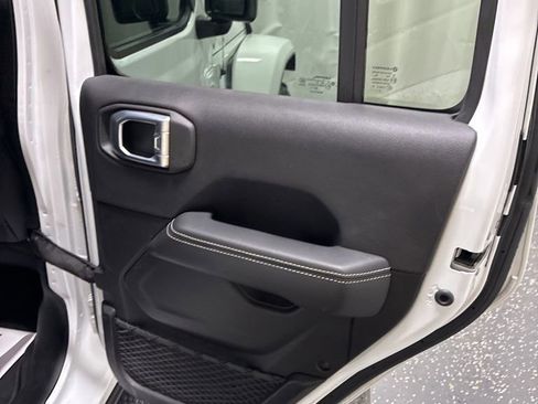 Used 2023 Jeep Wrangler Unlimited Sahara w/ Cold Weather Group AWD/4WD image 21