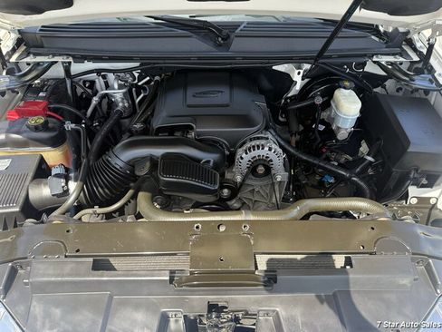 Used 2013 Cadillac Escalade Premium AWD/4WD image 26
