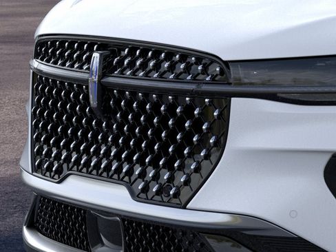 New 2026 Lincoln Nautilus Premier AWD/4WD image 17