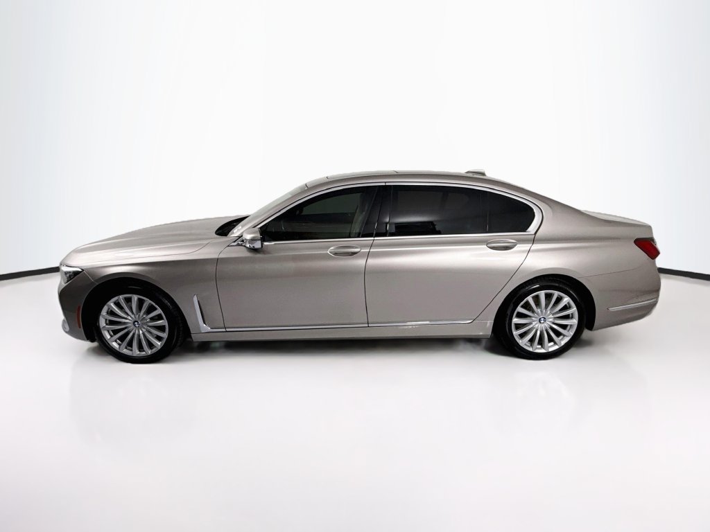Used 2022 BMW 740i w/ Premium Package RWD image 8