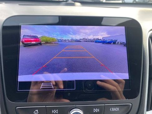 Used 2023 Chevrolet Malibu LT image 28