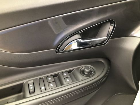 Used 2020 Buick Encore Preferred FWD image 13