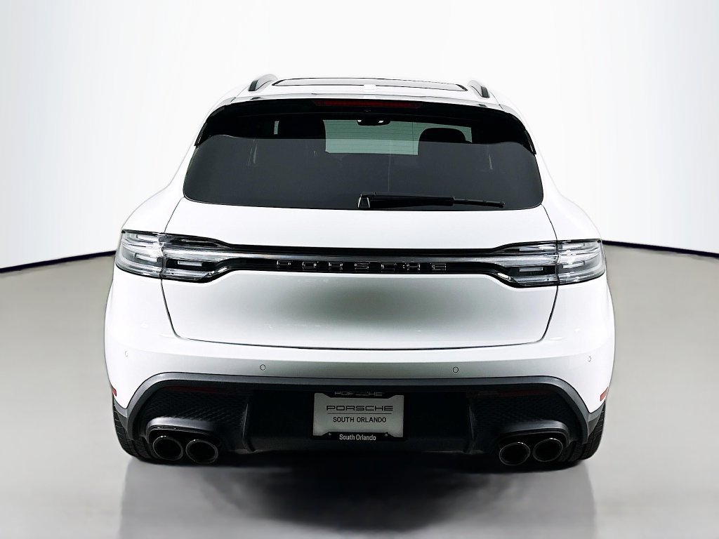 Certified 2025 Porsche Macan AWD/4WD image 10