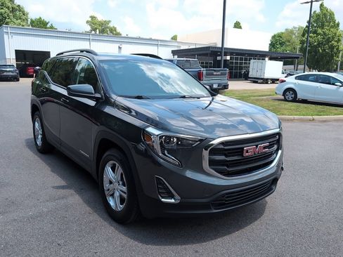 Used 2020 GMC Terrain SLE w/ Driver Convenience Package AWD/4WD image 2
