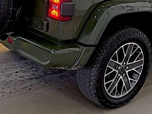 Used 2024 Jeep Wrangler High Altitude AWD/4WD image 17