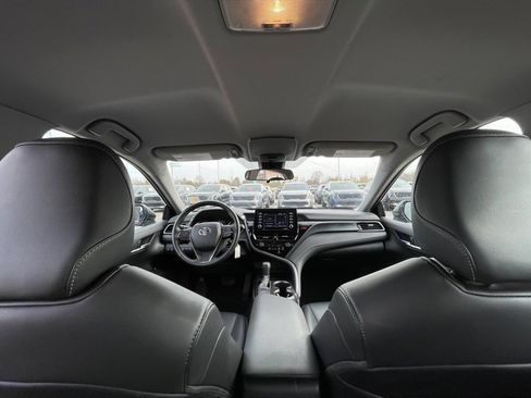 Used 2024 Toyota Camry SE image 23