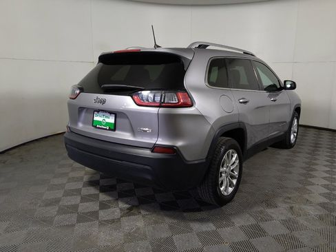 Used 2019 Jeep Cherokee Latitude w/ Popular Appearance Group FWD image 9