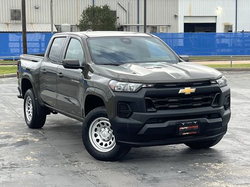 Used 2023 Chevrolet Colorado W/T image 3