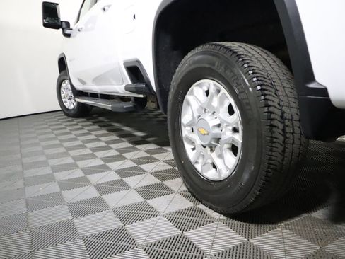 Used 2023 Chevrolet Silverado 2500 LT w/ Convenience Package image 27