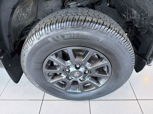 Used 2021 Toyota Tundra SR5 w/ Trail Edition AWD/4WD image 14