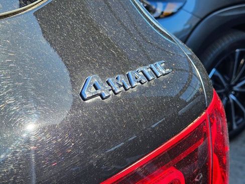 Used 2020 Mercedes-Benz GLC 300 4MATIC image 9