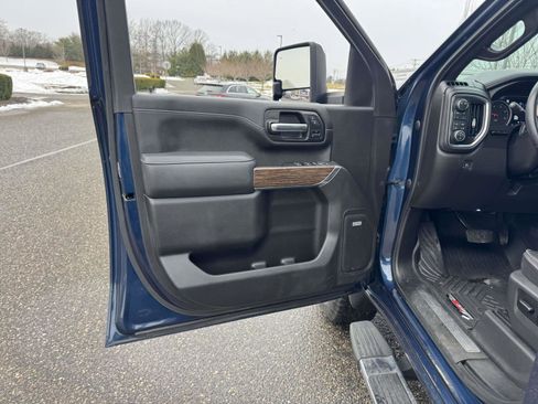 Used 2020 Chevrolet Silverado 3500 High Country w/ Z71 Off-Road Package image 15