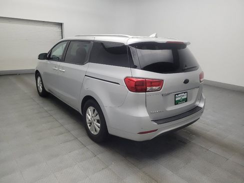Used 2018 Kia Sedona LX w/ LX Essentials Premium Package FWD image 5
