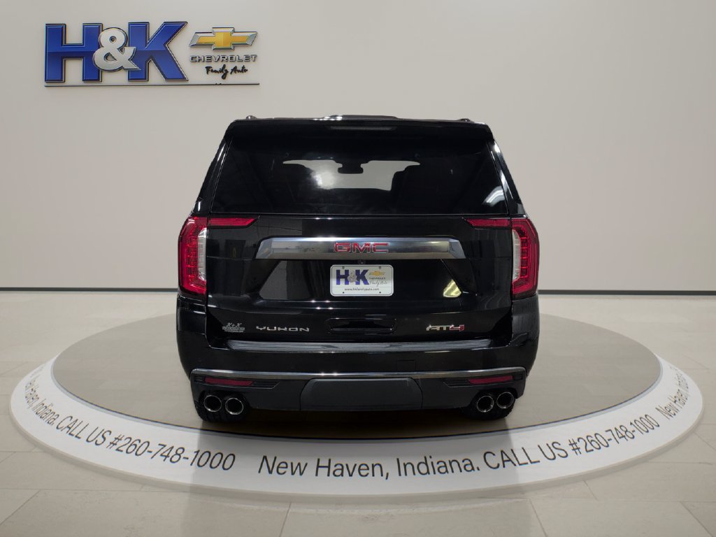 Used 2024 GMC Yukon AT4 w/ Technology Package AWD/4WD image 5