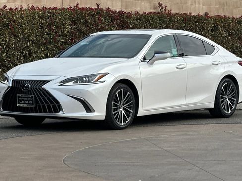 Certified 2024 Lexus ES 350 w/ Premium Package image 8