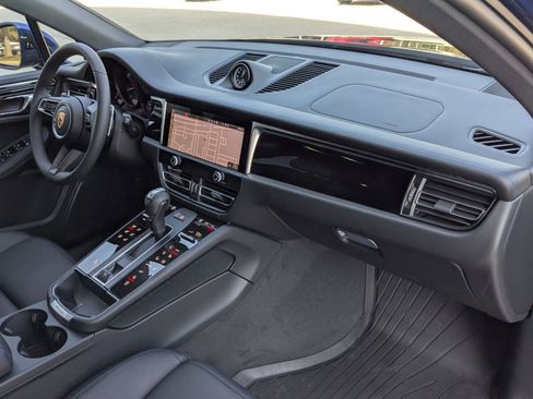 New 2026 Porsche Macan image 26