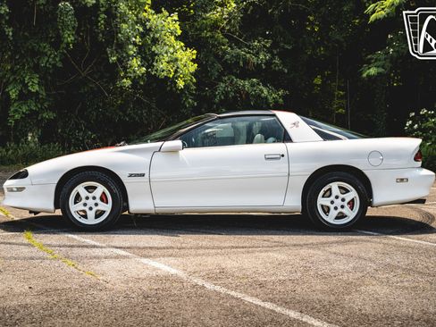 Used 1997 Chevrolet Camaro Z28 w/ Preferred Equipment Group 2 image 12
