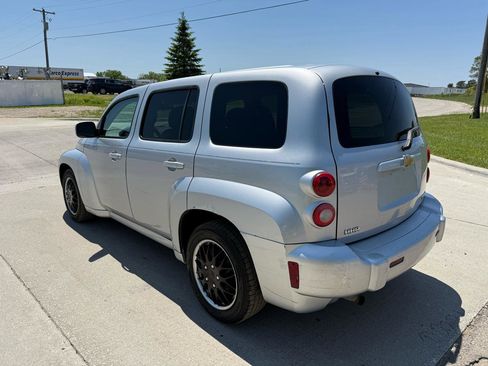 Used 2011 Chevrolet HHR LT FWD image 7