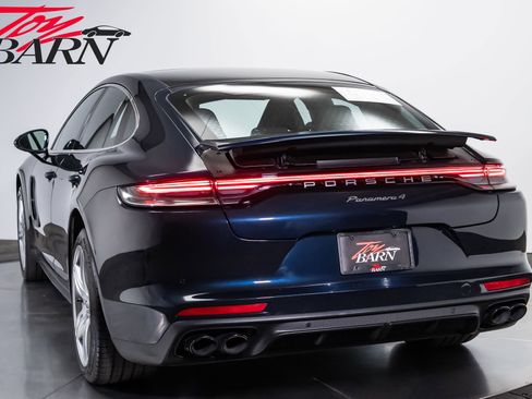 Used 2022 Porsche Panamera 4 Platinum Edition AWD/4WD image 12