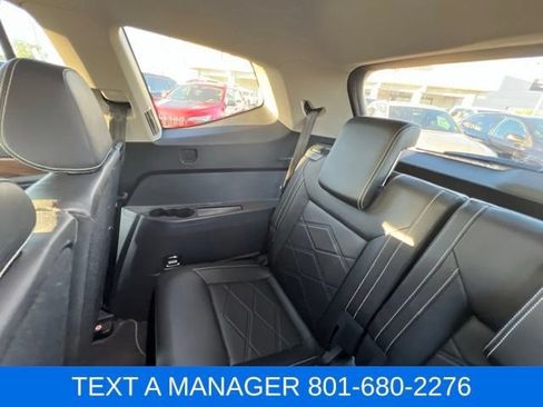 Used 2024 Volkswagen Atlas SE AWD/4WD image 32