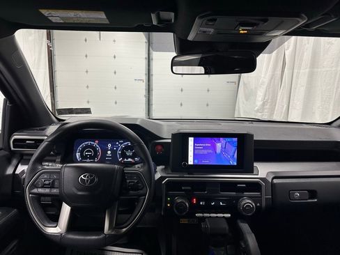 Used 2025 Toyota 4Runner TRD Off-Road image 16