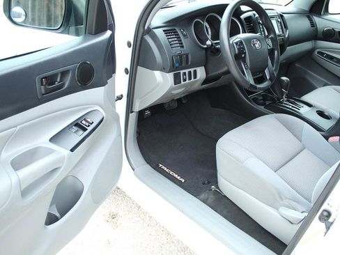 Used 2015 Toyota Tacoma 2WD Access Cab image 15