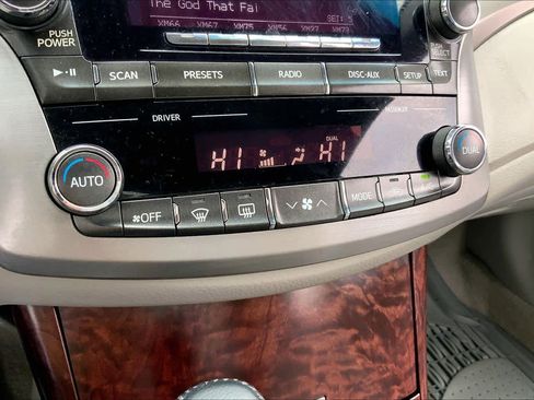 Used 2012 Toyota Avalon image 31