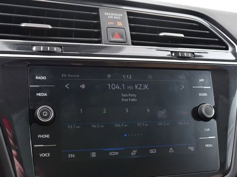 Used 2022 Volkswagen Tiguan SE image 28