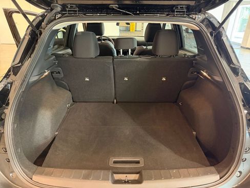 Used 2026 Nissan Kicks SV FWD image 30