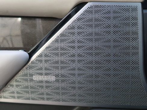 Used 2018 Land Rover Range Rover Velar image 30