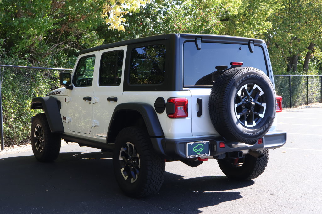Used 2025 Jeep Wrangler Unlimited Rubicon AWD/4WD image 5