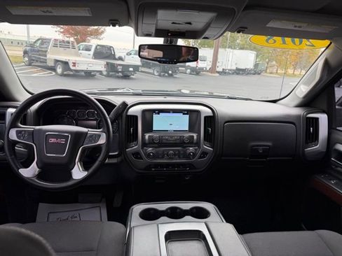 Used 2018 GMC Sierra 1500 SLE w/ SLE Value Package image 9