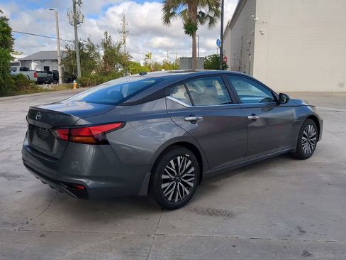 Certified 2025 Nissan Altima 2.5 SV image 5