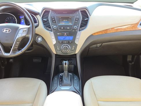 Used 2014 Hyundai Santa Fe GLS image 22