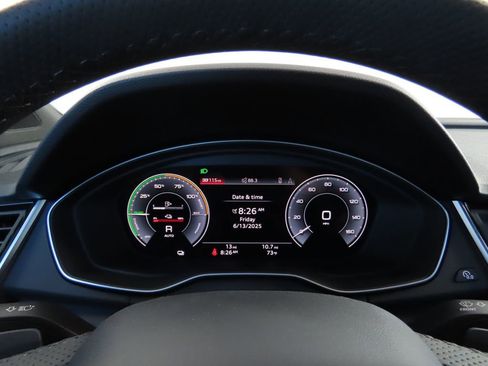 Used 2025 Audi Q5 e Premium Plus w/ Premium Plus Package image 33