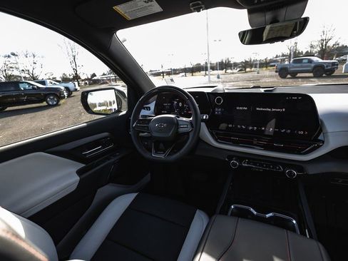 New 2025 Chevrolet Silverado EV RST image 19