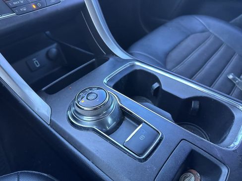 Used 2017 Ford Fusion SE w/ Equipment Group 201A image 15